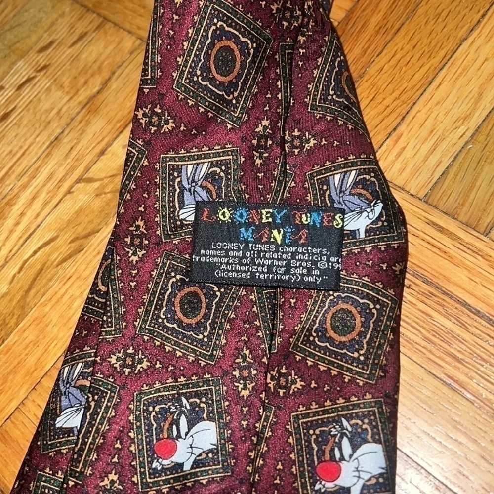 Looney tunes vintage red tie with‎ characters